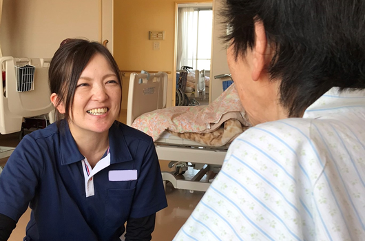 子育て中はパートへ契約変更、現在は正職員としてフル勤務で活躍中!入社18年目 介護福祉士